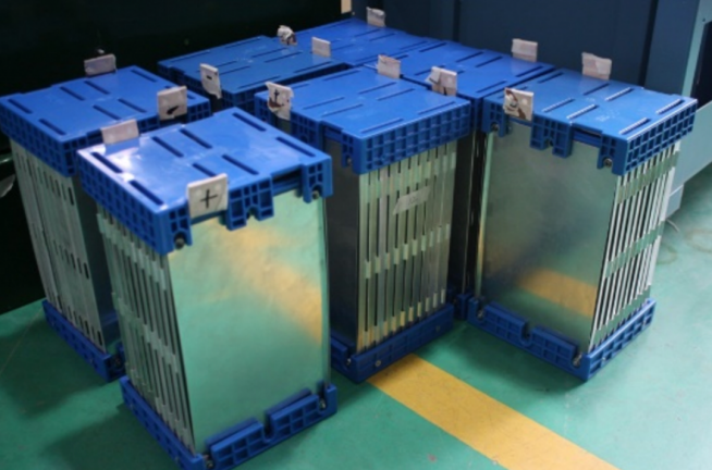 Diskusjon om det overordnede designprosjektet for batteri